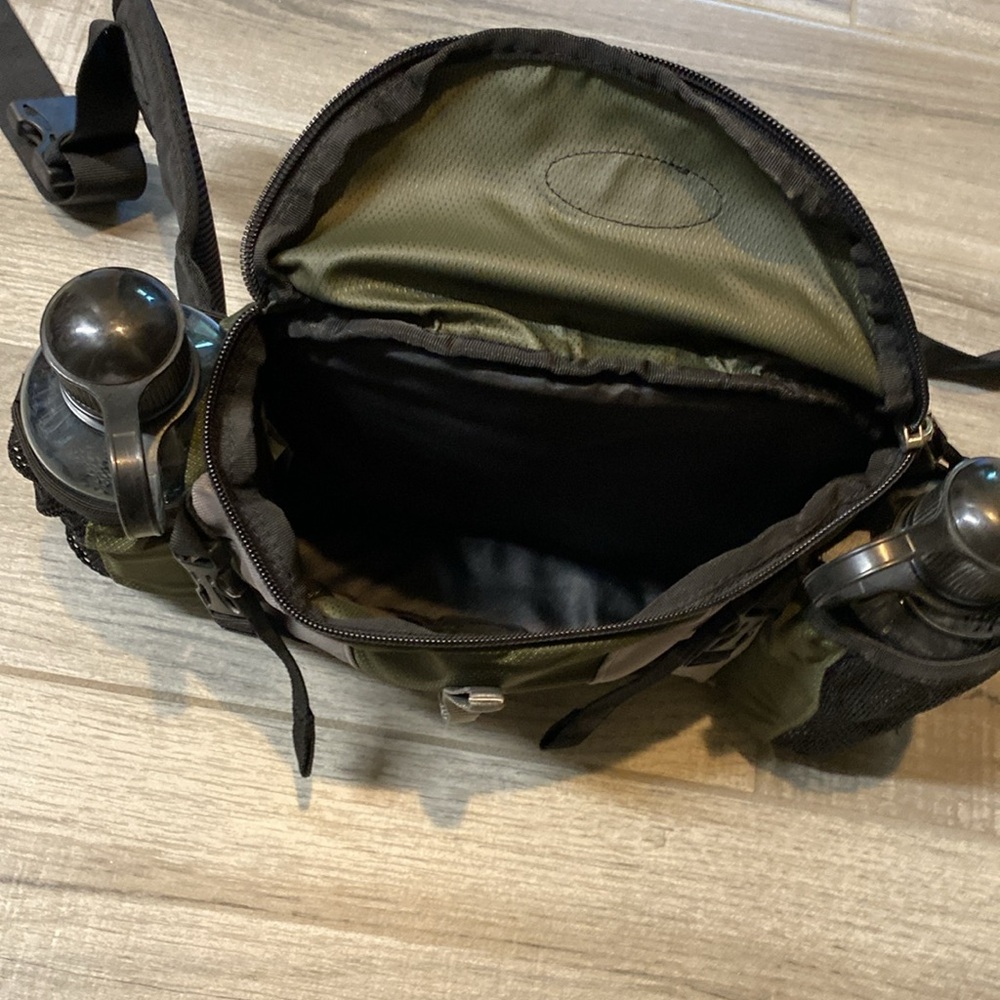 Eddie Bauer hydration pack